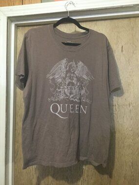 Abercrombie & fitch Queen graphic short sleeve t-shirt size large 24 pit to pit